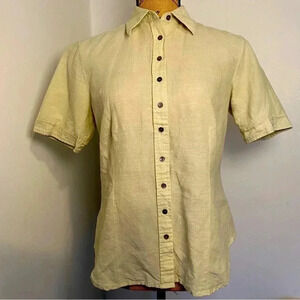 Van Heusen Light Green Women’s Small Button Down Short Sleeve Top